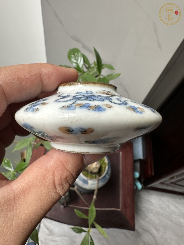 古玩陶瓷青花礬紅八寶紋水盂真品鑒賞圖