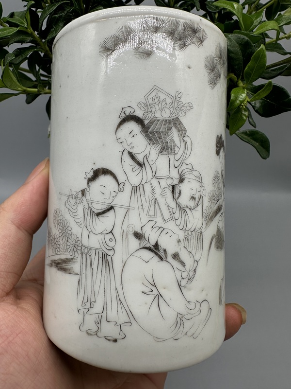 古玩轉賣民國刻瓷八仙人物筆筒拍賣，當前價格0元