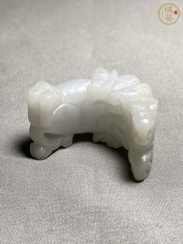 古玩翡翠雕“瑞獸”把件真品鑒賞圖