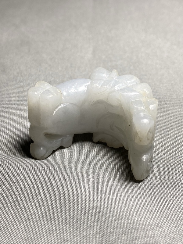 古玩轉(zhuǎn)賣清末民初翡翠雕“瑞獸”把件拍賣，當前價格16800元