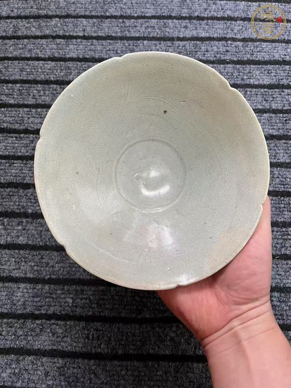 古玩陶瓷青白釉篦花花口碗真品鑒賞圖