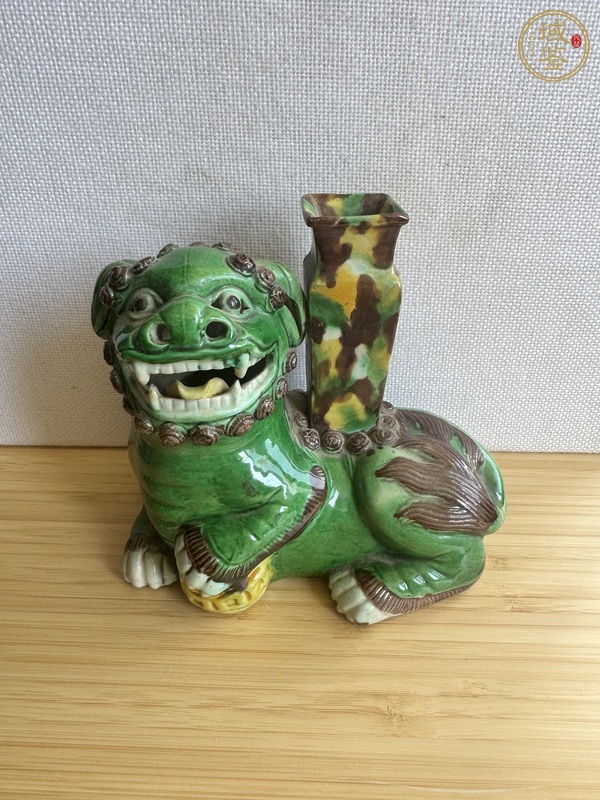 古玩陶瓷三彩獅子真品鑒賞圖