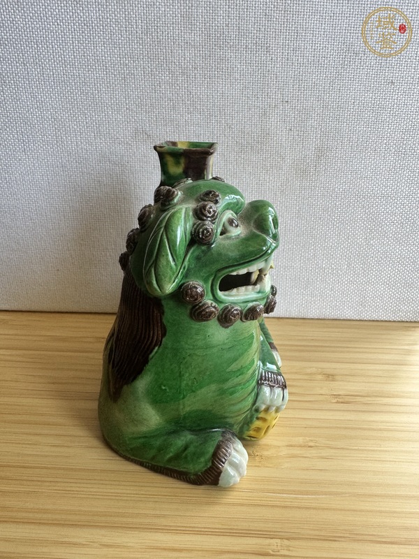 古玩陶瓷三彩獅子真品鑒賞圖