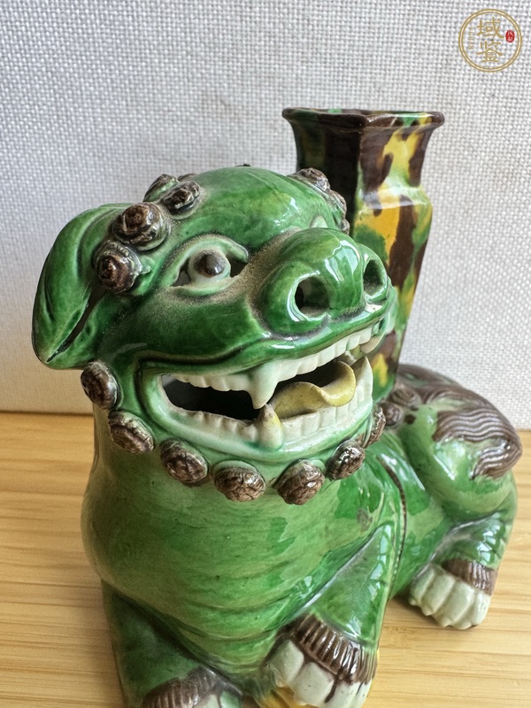 古玩陶瓷三彩獅子真品鑒賞圖