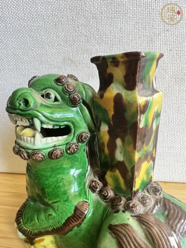 古玩陶瓷三彩獅子真品鑒賞圖
