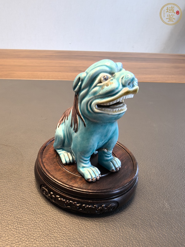 古玩陶瓷晚清素三彩瑞獸造像真品鑒賞圖