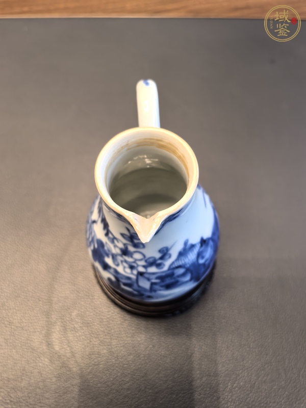 古玩陶瓷青花花卉紋奶壺真品鑒賞圖
