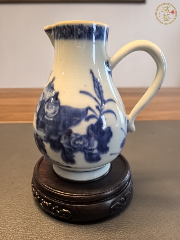 古玩陶瓷青花花卉紋奶壺真品鑒賞圖