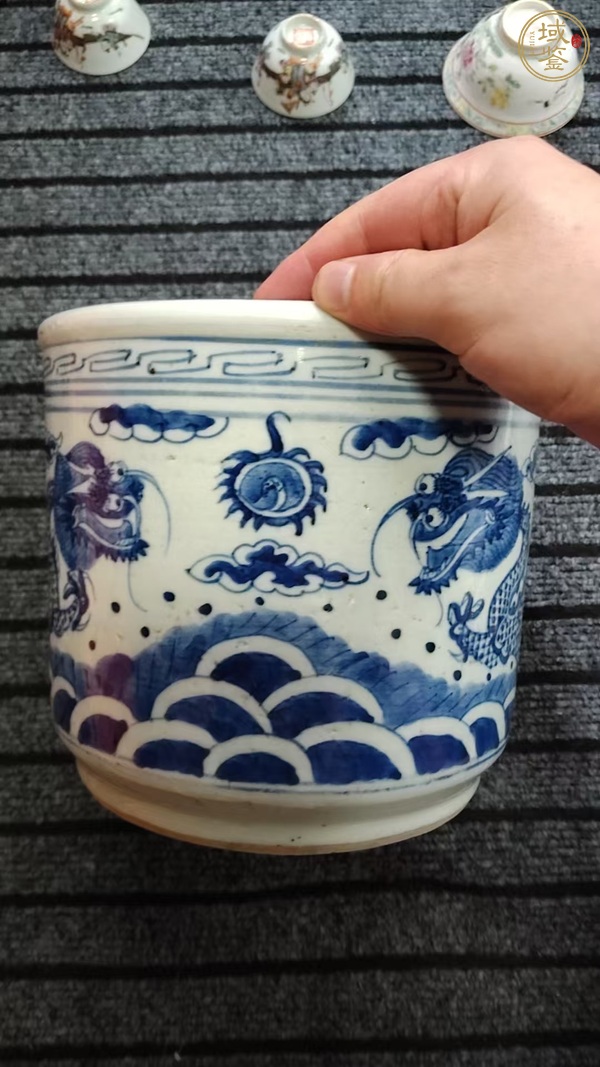 古玩陶瓷青花龍紋香爐真品鑒賞圖
