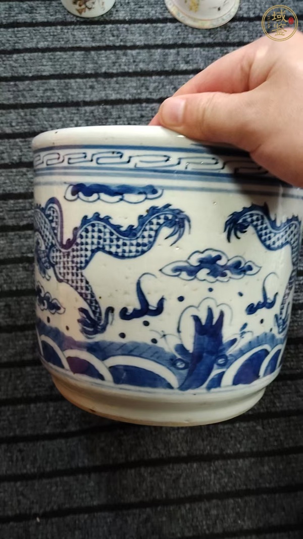 古玩陶瓷青花龍紋香爐真品鑒賞圖