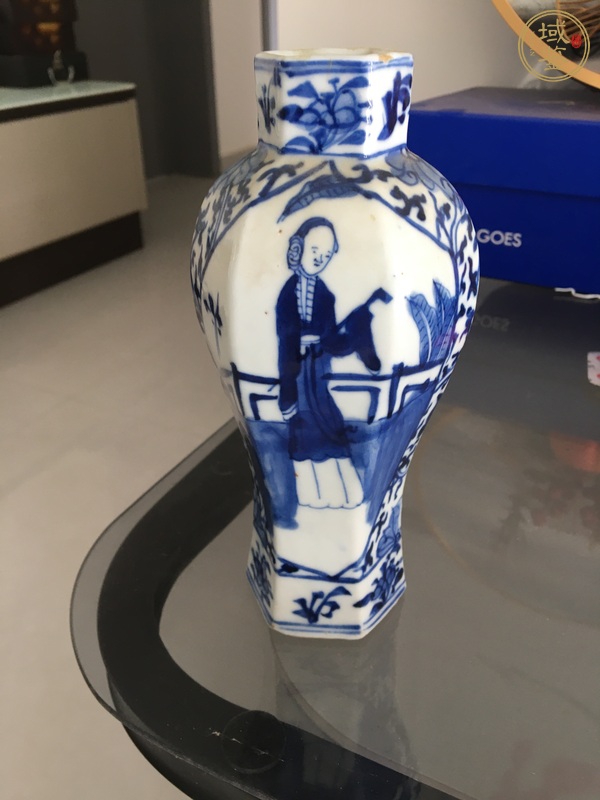 古玩陶瓷人物紋青花瓶真品鑒賞圖
