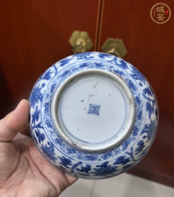 古玩陶瓷青花纏枝花卉紋盤真品鑒賞圖