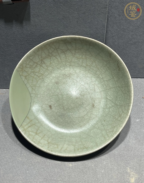古玩陶瓷龍泉青瓷盤真品鑒賞圖