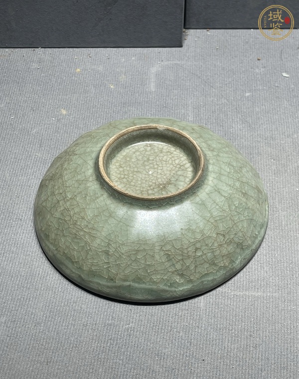 古玩陶瓷龍泉青瓷盤真品鑒賞圖