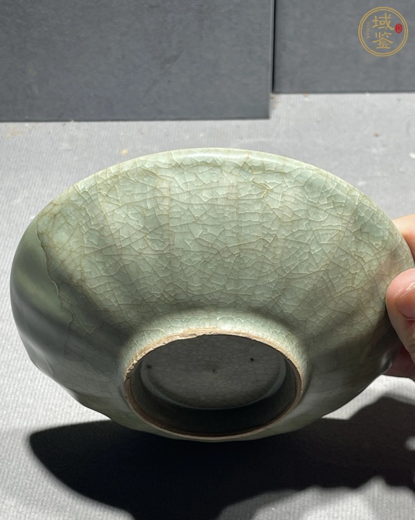 古玩陶瓷龍泉青瓷盤真品鑒賞圖