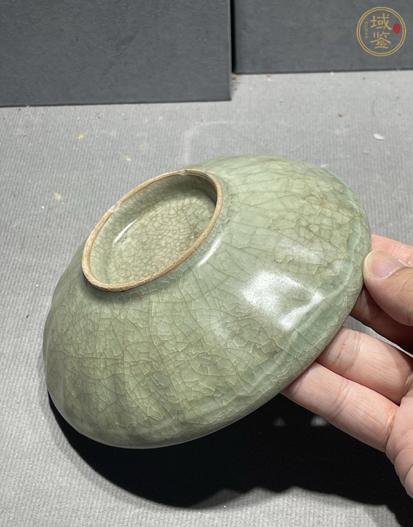 古玩陶瓷龍泉青瓷盤真品鑒賞圖