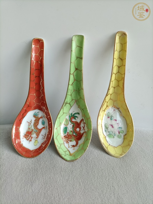 古玩陶瓷粉彩描金龍紋勺真品鑒賞圖