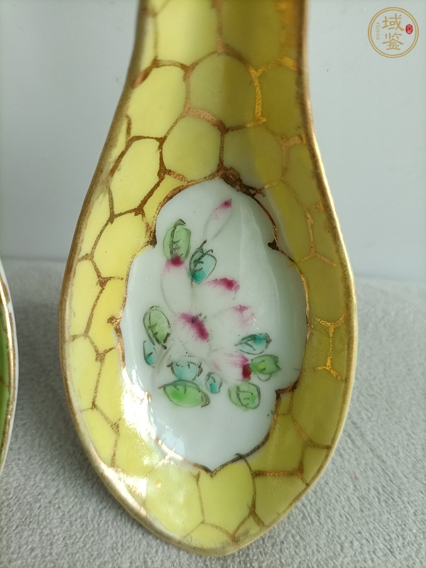 古玩陶瓷粉彩描金龍紋勺真品鑒賞圖