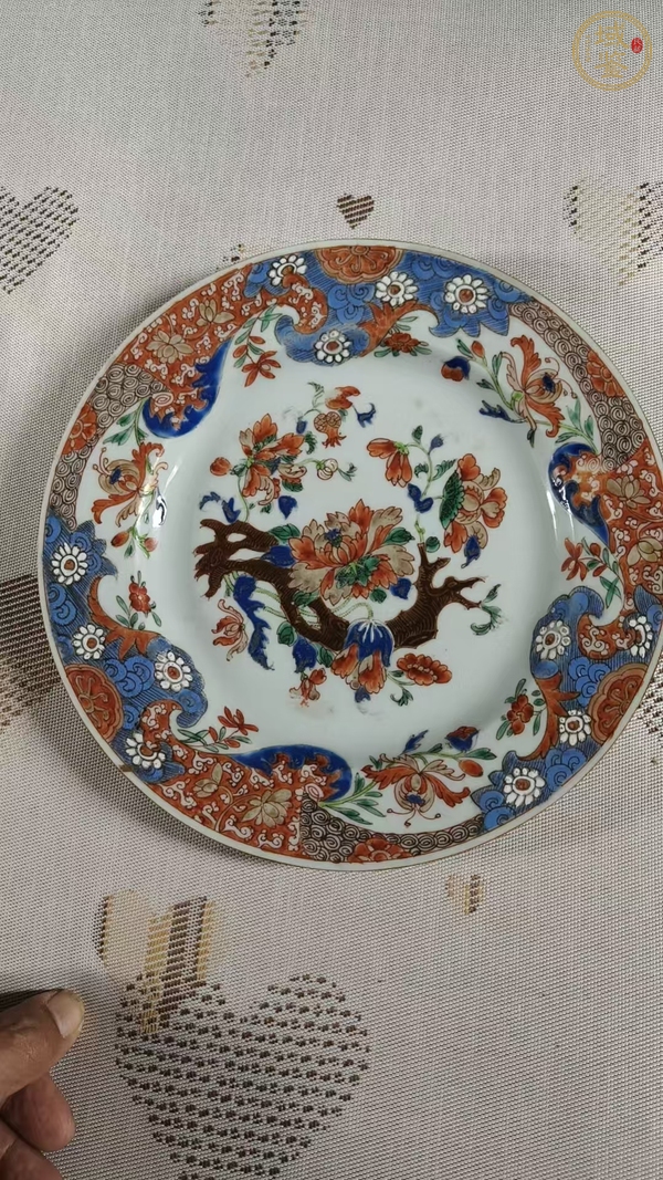 古玩陶瓷五彩花卉描金盤真品鑒賞圖