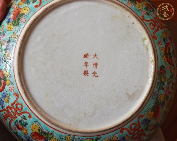 古玩陶瓷蝶紋盤真品鑒賞圖