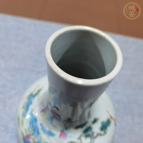 古玩陶瓷粉彩天球瓶真品鑒賞圖