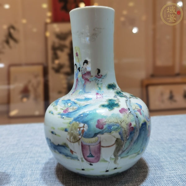 古玩陶瓷粉彩天球瓶真品鑒賞圖