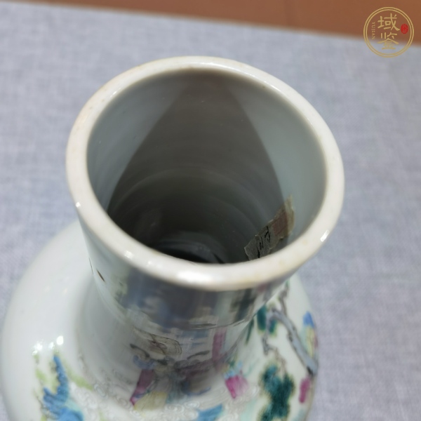 古玩陶瓷粉彩天球瓶真品鑒賞圖