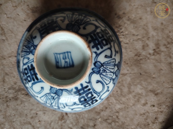古玩陶瓷青花花卉紋盤真品鑒賞圖