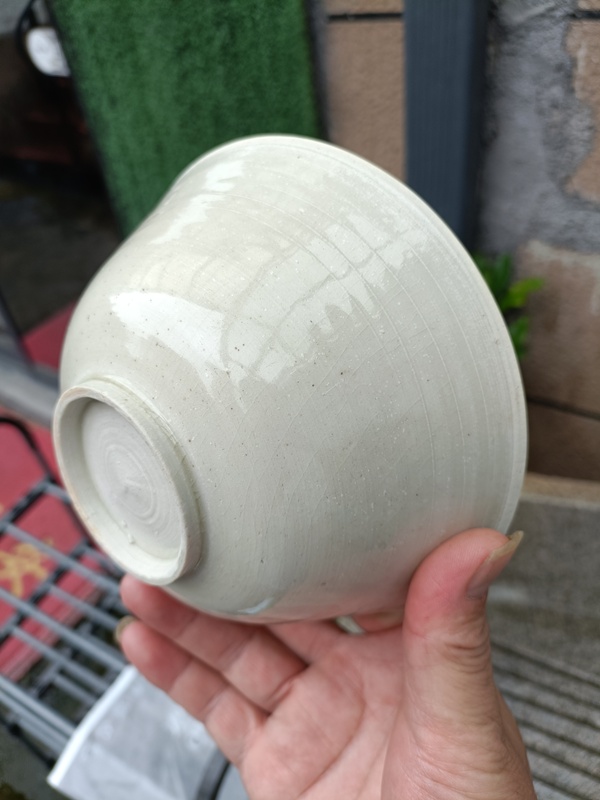 古玩轉賣館藏級南宋定窯刻萱草紋大碗拍賣,當前價格1260元