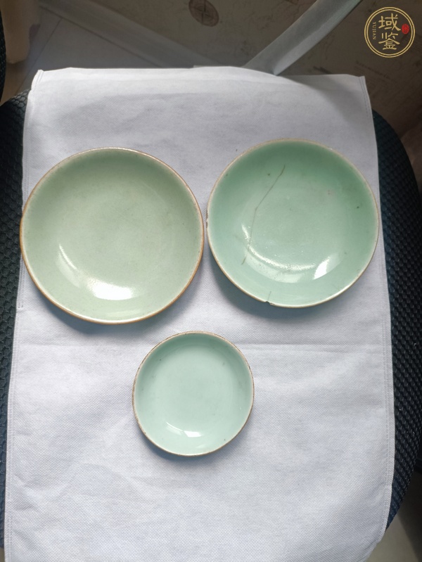 古玩陶瓷豆青釉盤真品鑒賞圖