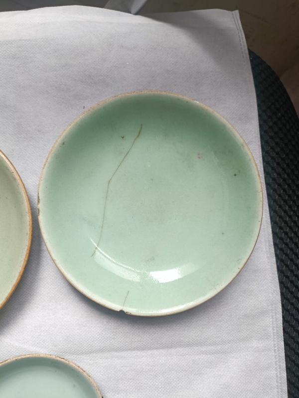 古玩陶瓷清代中期豆青釉盤拍賣,當前價格58元