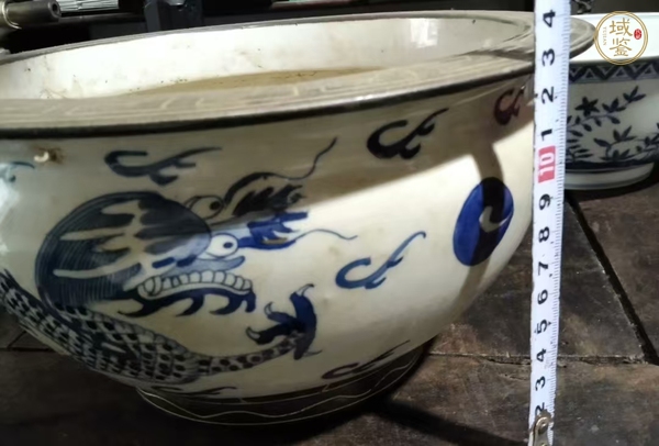 古玩陶瓷青花雙龍戲珠紋爐真品鑒賞圖