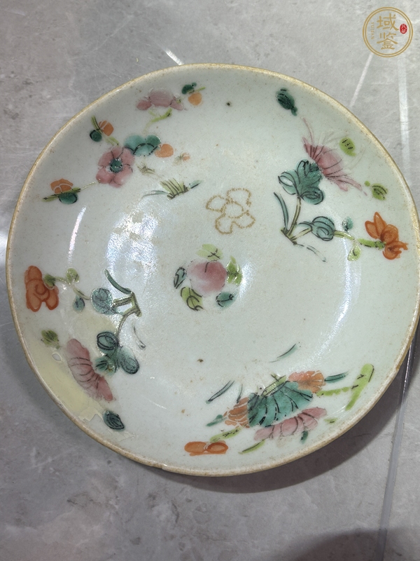 古玩陶瓷粉彩四季花卉紋盤真品鑒賞圖