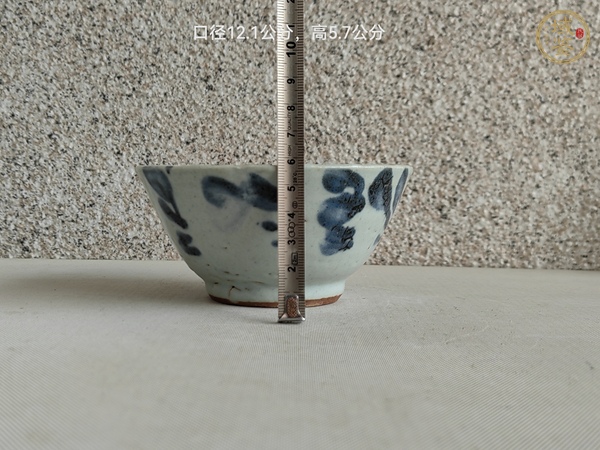 古玩陶瓷青花花卉紋茶碗真品鑒賞圖