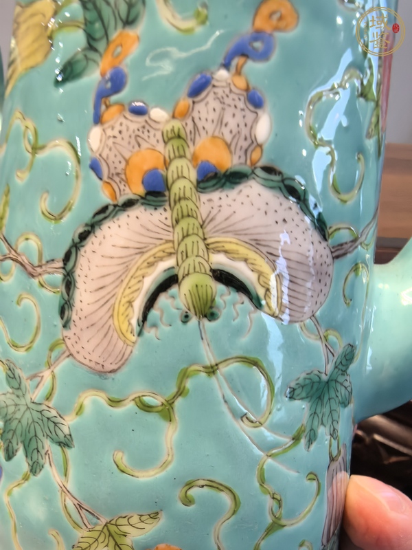 古玩陶瓷松石綠粉彩瓜瓞綿綿圖茶壺真品鑒賞圖