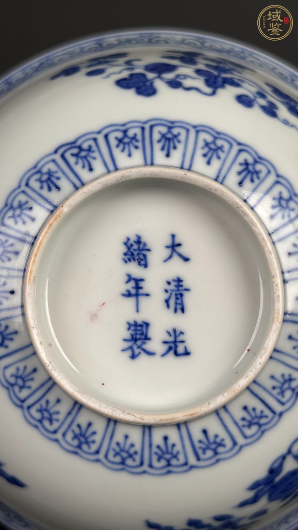 古玩陶瓷花果紋青花碗真品鑒賞圖