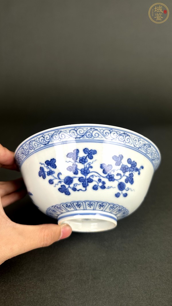 古玩陶瓷花果紋青花碗真品鑒賞圖