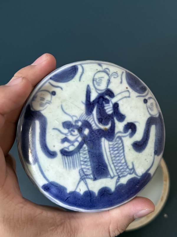 古玩陶瓷清·乾隆麒麟送子青花蓋盒拍賣，當(dāng)前價(jià)格1200元