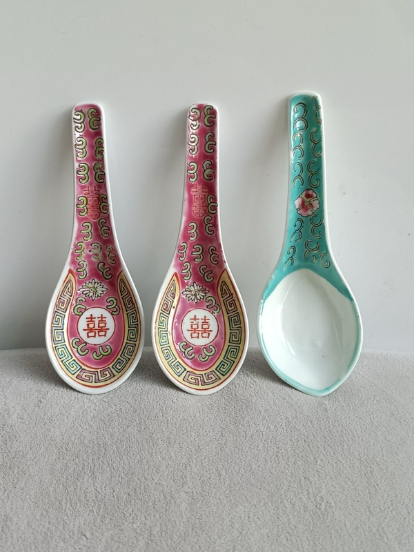 古玩轉(zhuǎn)賣胭脂紅粉彩喜字紋勺拍賣，當(dāng)前價(jià)格1280元