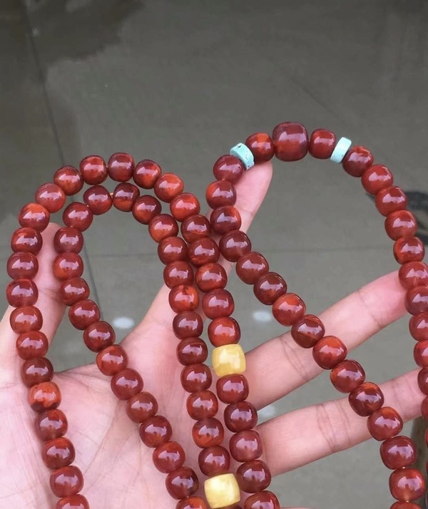 古玩玉器天然南紅珠串拍賣,當前價格12000元