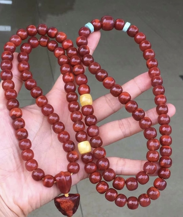 古玩玉器天然南紅珠串拍賣,當前價格12000元