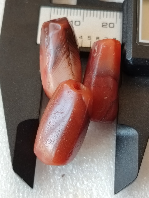 古玩玉器紅瑪瑙多棱珠3顆拍賣,當前價格99元
