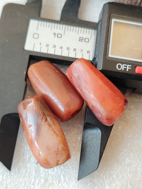 古玩玉器紅瑪瑙多棱珠3顆拍賣,當前價格99元