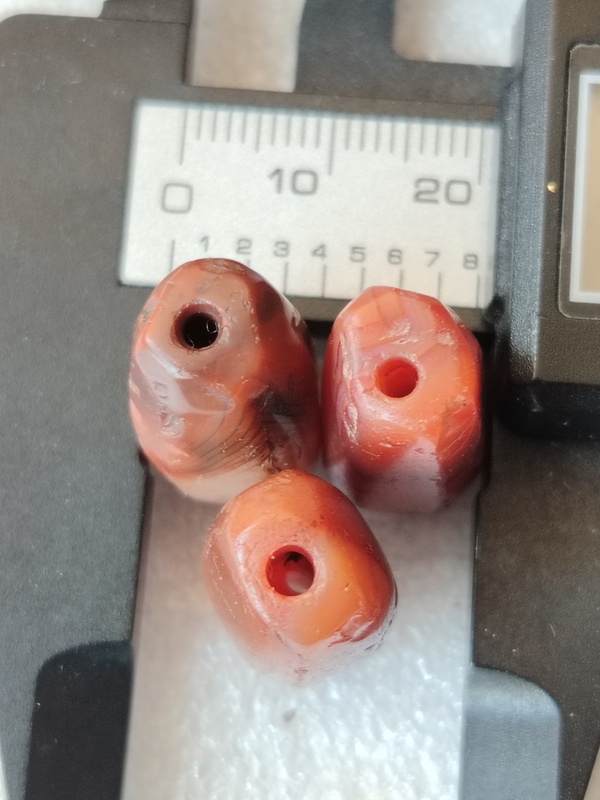 古玩玉器紅瑪瑙多棱珠3顆拍賣,當前價格99元