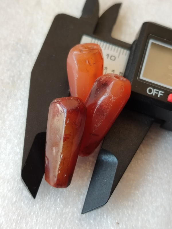 古玩玉器紅瑪瑙多棱珠3顆拍賣,當前價格99元
