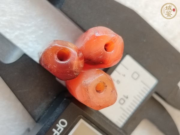 古玩玉器紅瑪瑙多棱珠真品鑒賞圖