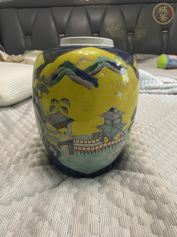 古玩陶瓷清光緒灑藍開光黃地粉彩花鳥紋罐真品鑒賞圖