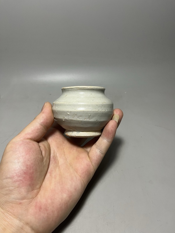 古玩陶瓷影青釉水盂拍賣，當(dāng)前價格0元