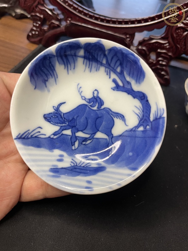 古玩陶瓷青花牧牛圖盤真品鑒賞圖