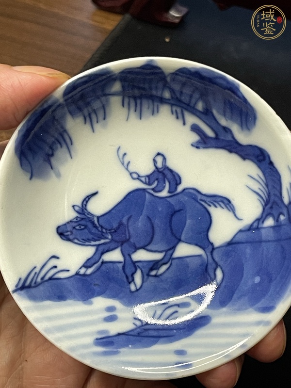 古玩陶瓷青花牧牛圖盤真品鑒賞圖